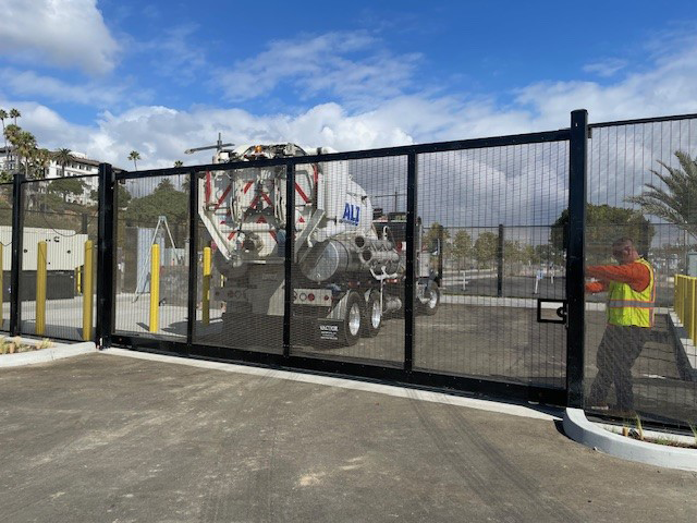 integrid fence gate